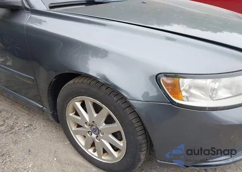 2009 Volvo S40 2.4I из США, поврежденный, VIN YV1MS382092458782